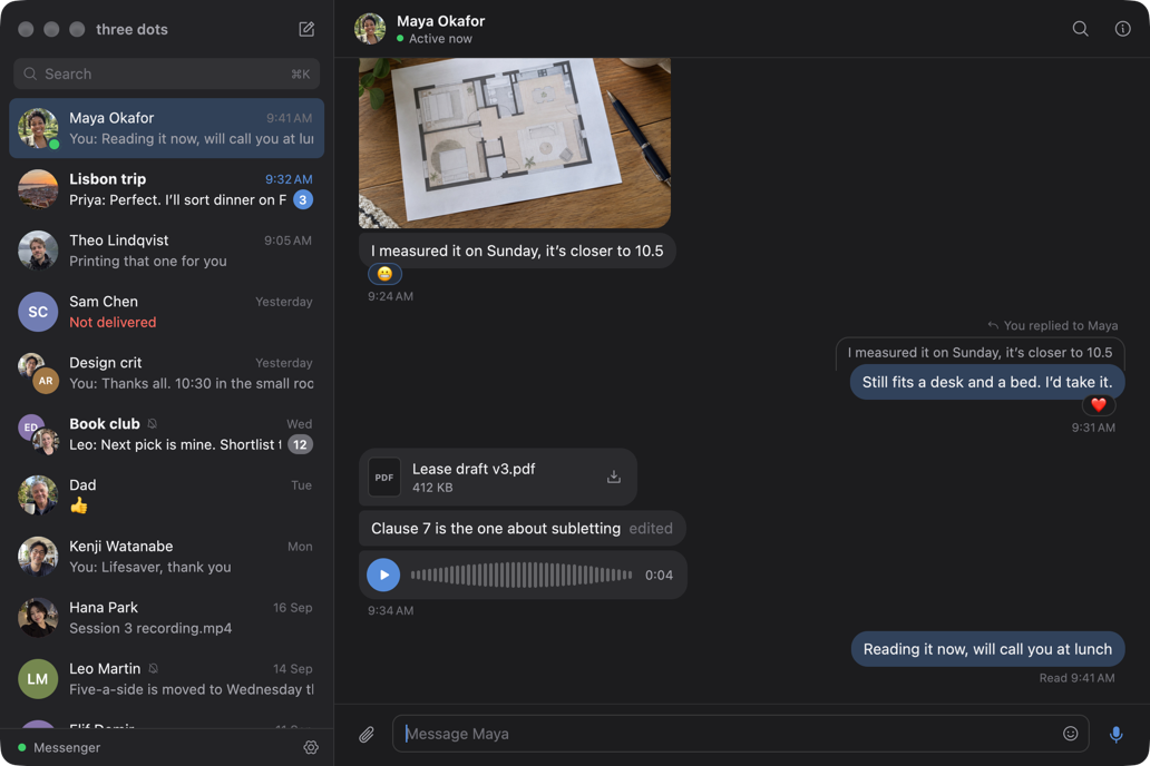 three dots's window: the conversation list on the left, a conversation with photos, a PDF and a voice message on the right.